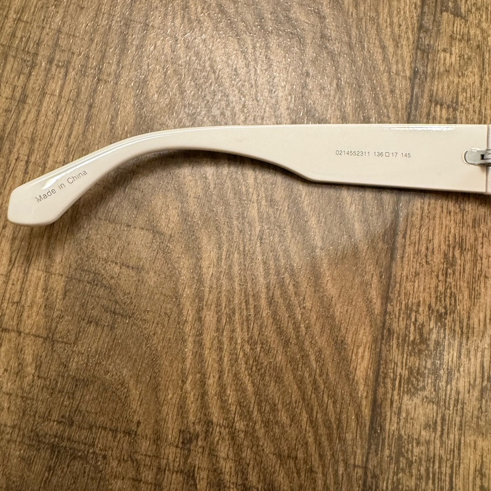 Juicy Couture White Sunglasses - Picture 4 of 4